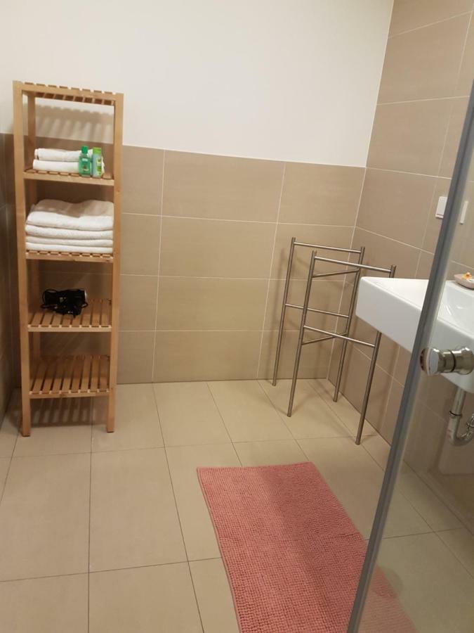 Central Family-Friendly Apt In Bécs Kültér fotó